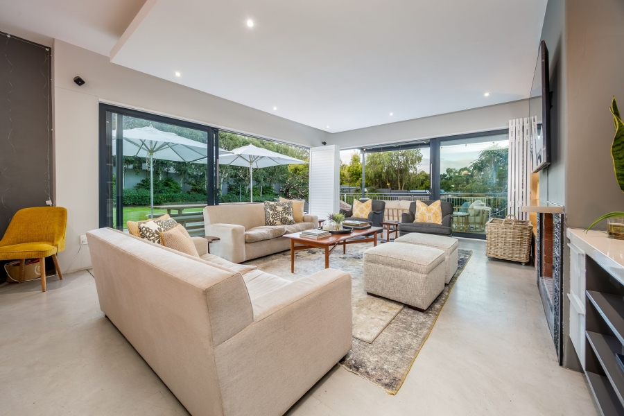 5 Bedroom Property for Sale in Aurora Western Cape
